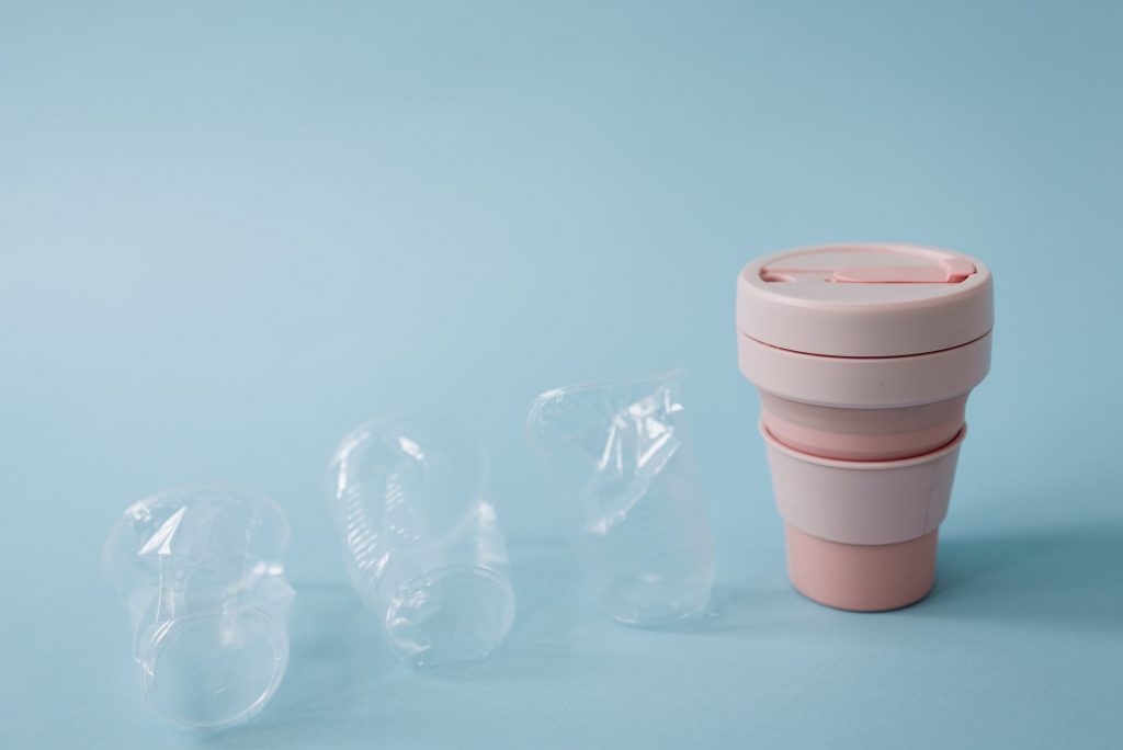 tasse-réutilisable-gobelets-plastiques-action eco-responsable en entreprise